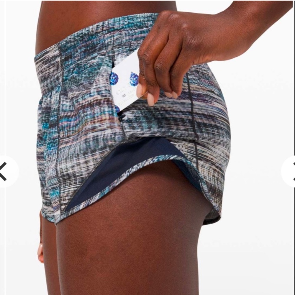 Lululemon x Peloton 6 Tall Hotty Hot Shorts II 4” In Digital Oasis Lined - Picture 8 of 9